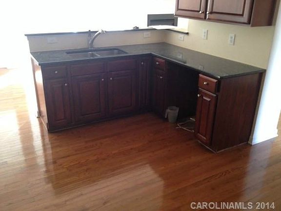 4th image of 10192 Tintinhull Dr