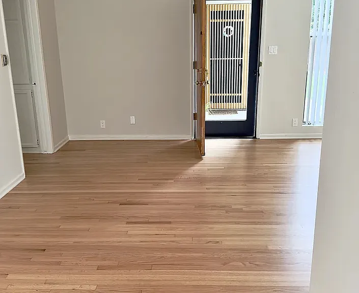 745 S Plymouth Blvd #3 — Photo 24
