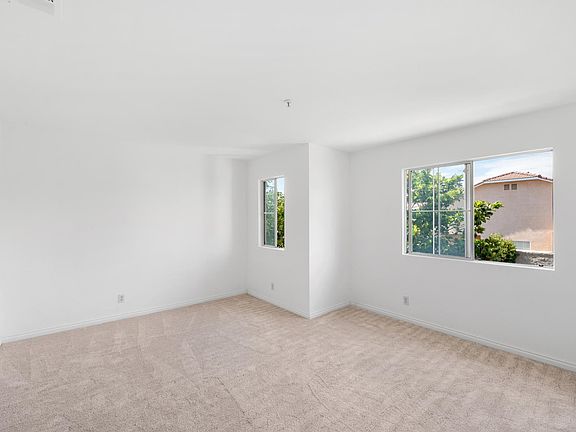 3rd image of 4287 Clydesdale Way