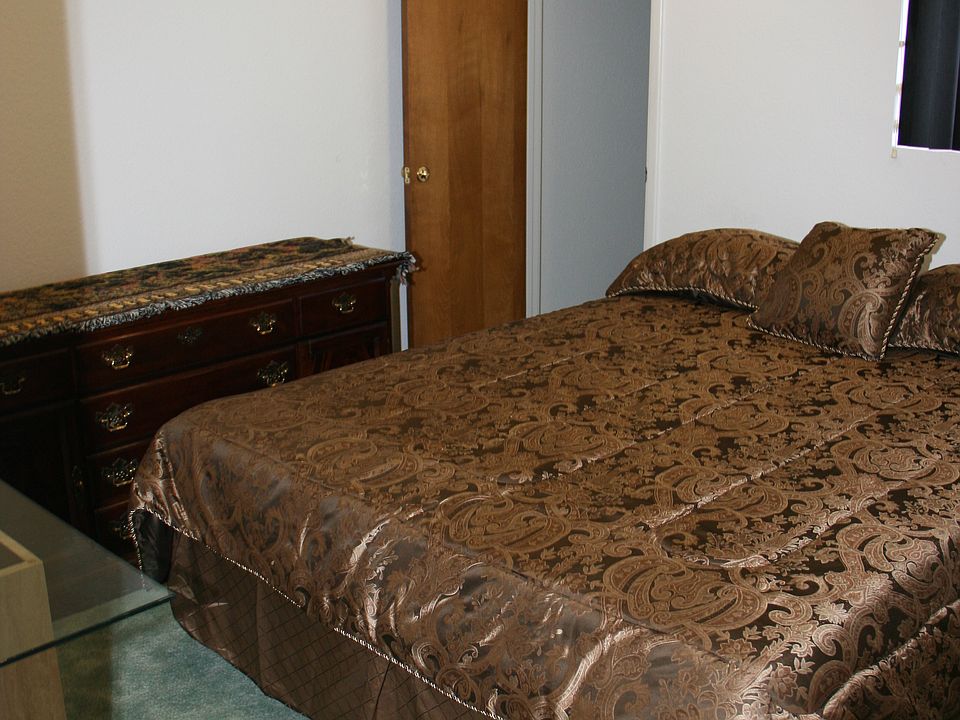 2nd image of 304 E Geneva Dr