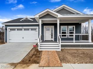 9301 Regency Blvd, Pinckney, MI 48169