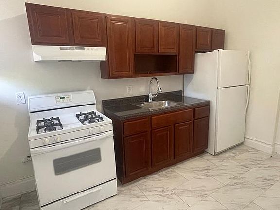 3rd image of 1309 Clinton Ave #31