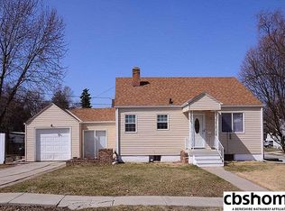 1102 S 44th St, Omaha, NE 68105