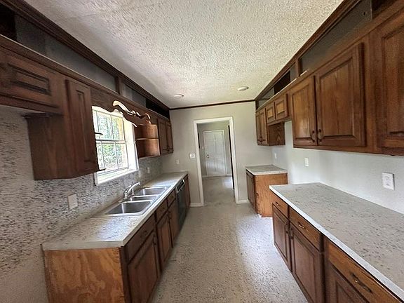 5th image of 2704 Park Dr