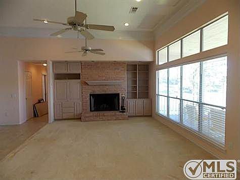3rd image of 306 Kiowa Dr E