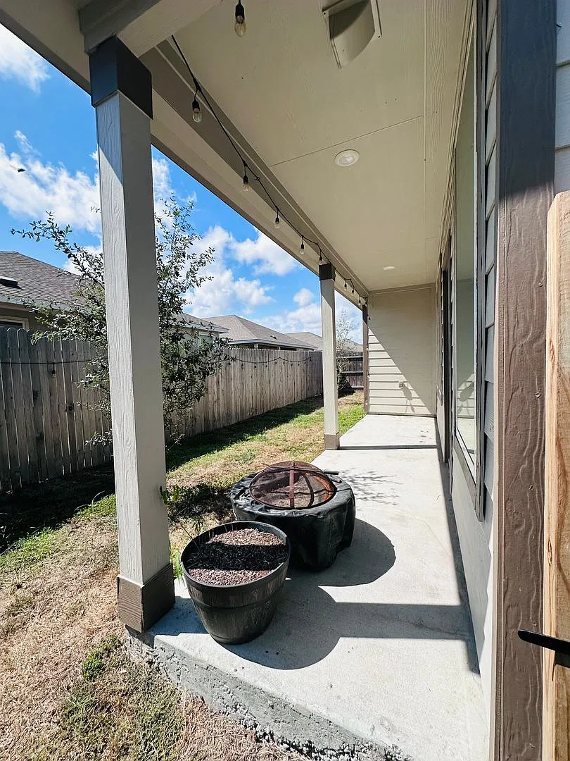 Gorgeous 4 bedroom home near Lexington Middle School — Photo 4