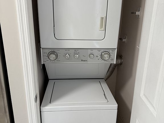 3rd image of 1466 Holly Heights Dr #2