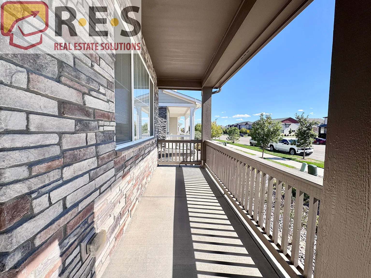 3 bed, 2.5 bath, 1877 sqft, $2,500 — Photo 2