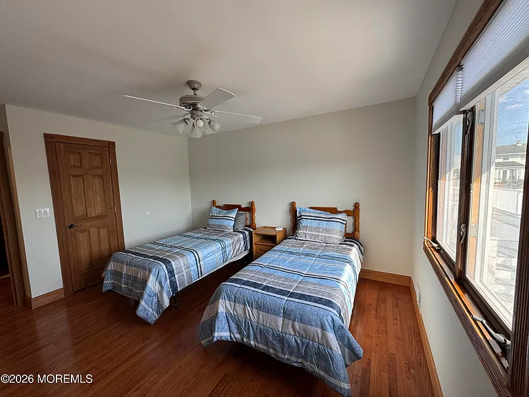 31 Navarra Dr — Photo 17