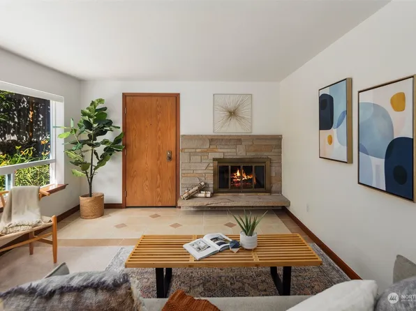 1527 NW 63RD Street #3, Seattle, WA 98107