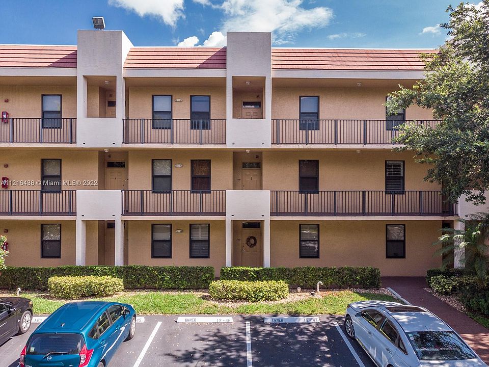 1st image of 6715 Coral Lake Dr #6715