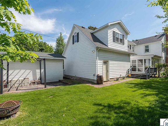 3rd image of 718 Baker Ave