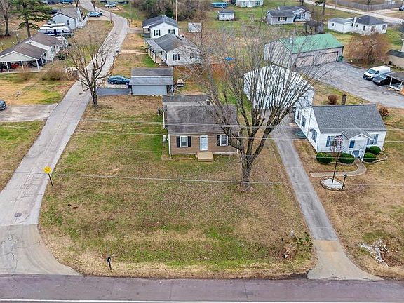 2nd image of 1483 Veterans Dr