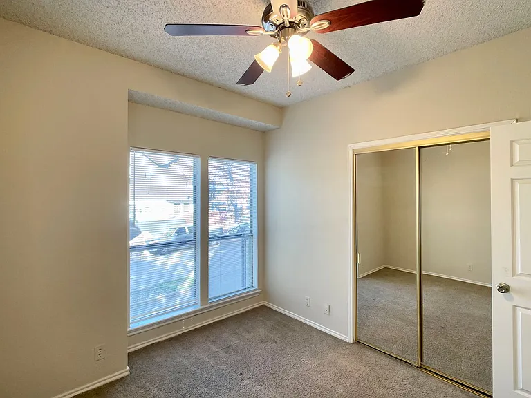 914 W 26th St #101 — Photo 9