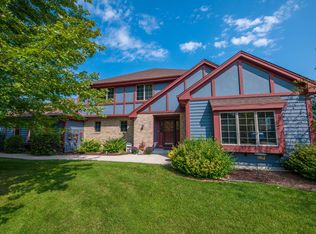 9440 Oak Ct, Milwaukee, WI 53223