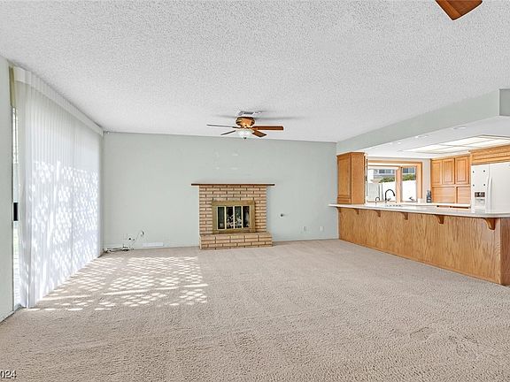 3rd image of 5725 Ibanez Ave