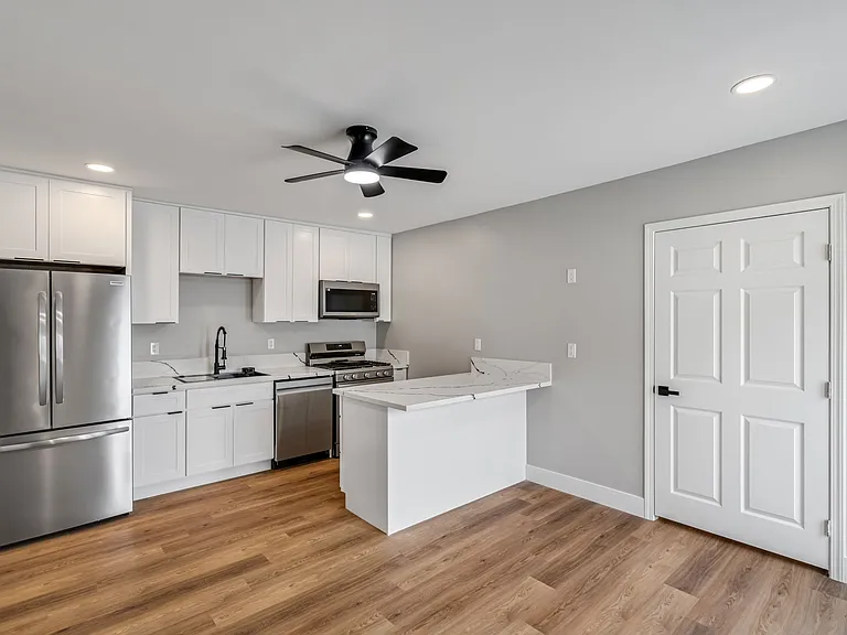 4286 Marlborough Ave — Photo 3