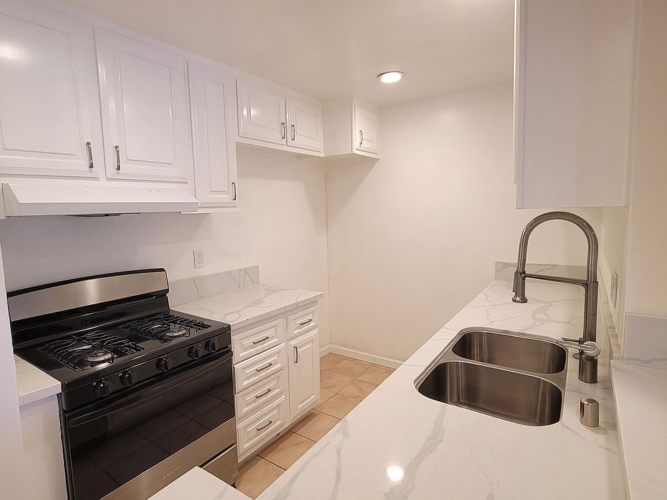 1st image of 20134 Leadwell St Unit 258