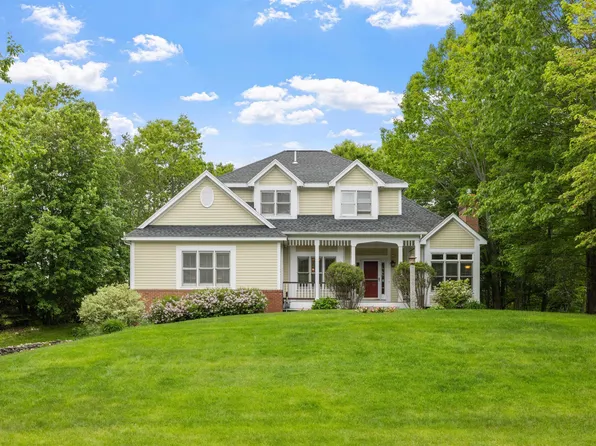 62 Oakmont Drive, Concord, NH 03301