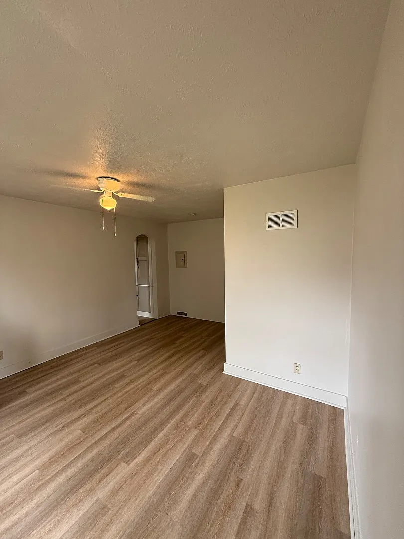 16 W 10th Ave - Unit 3 — Photo 3