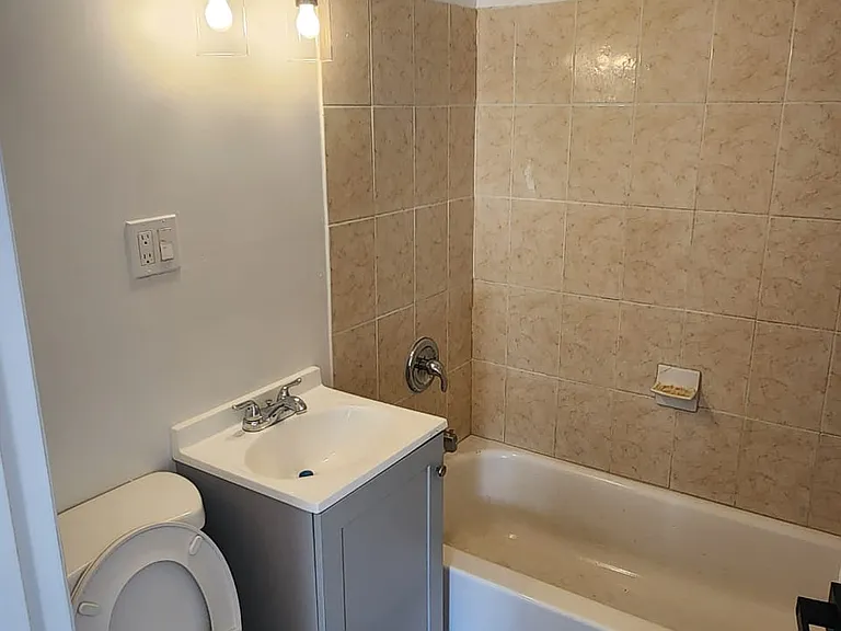 1660 Rosetine St #1 — Photo 5