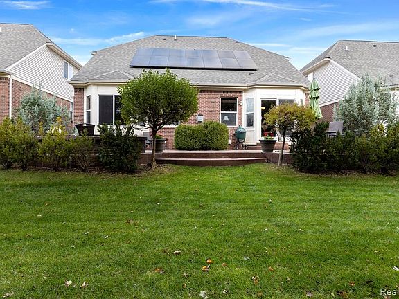 5th image of 8726 Columbia Cir