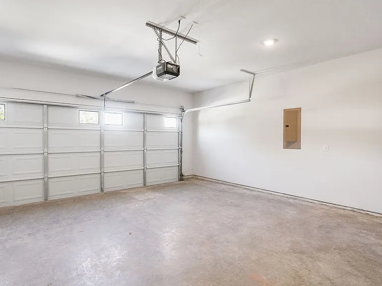 2515 Austin Ct — Photo 25