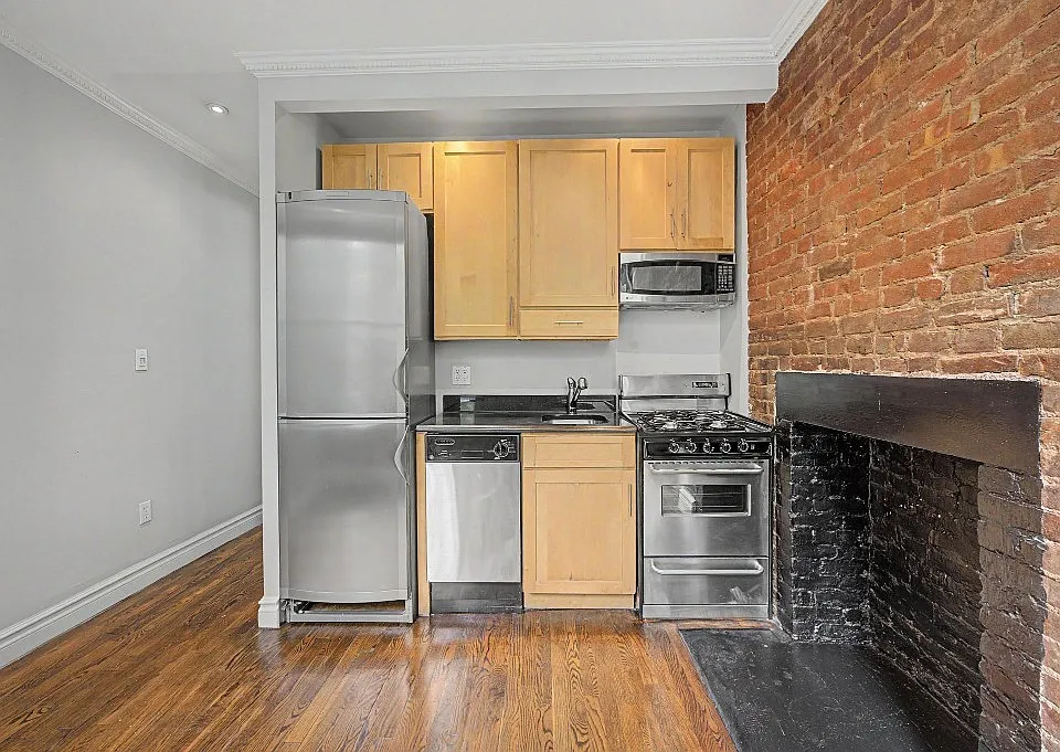 221 Mott St #7