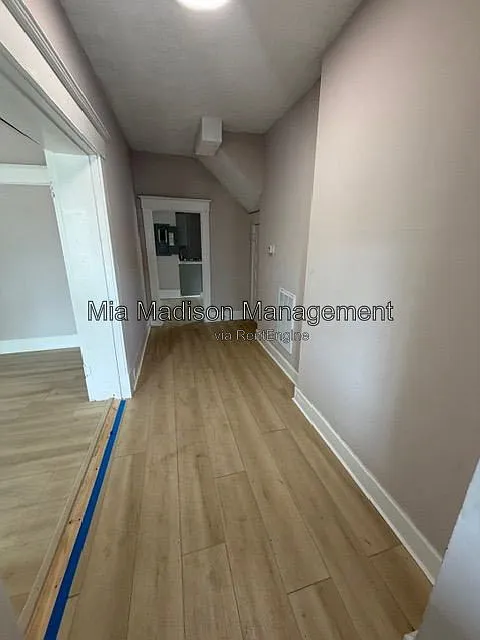 513 W 35th St — Photo 3