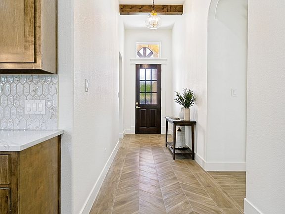 2nd image of 5505 Lovell Ave