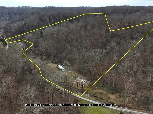 2395 Sheets Run Dr, New Matamoras, OH 45767