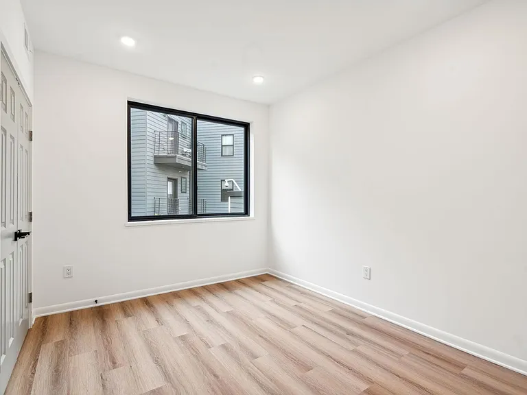 Brand New Fishtown Apartments — Photo 45