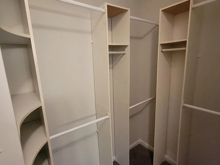8702 Castlerock Ct — Photo 33