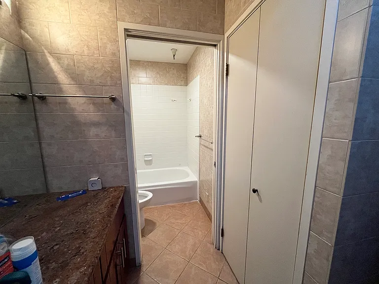 726 Oak Grove Ave #2 — Photo 11