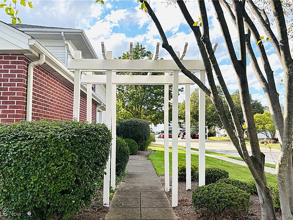 3rd image of 6736 Rockridge Ct