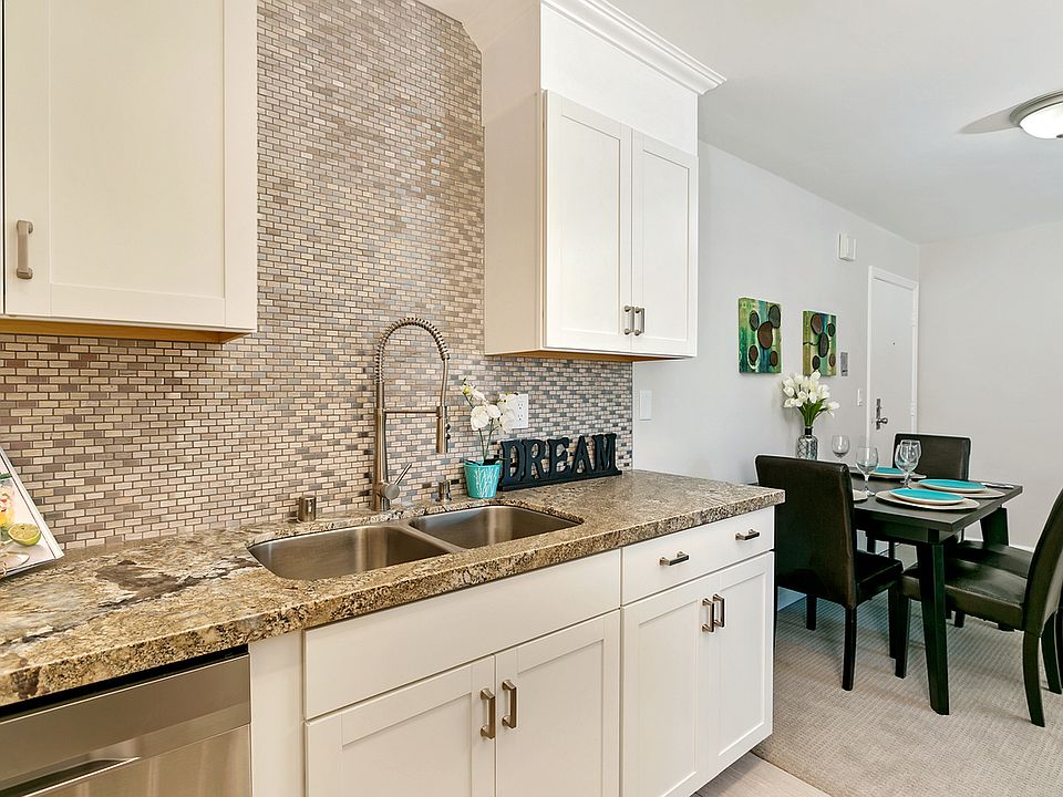1st image of 4730 Noyes St APT 414