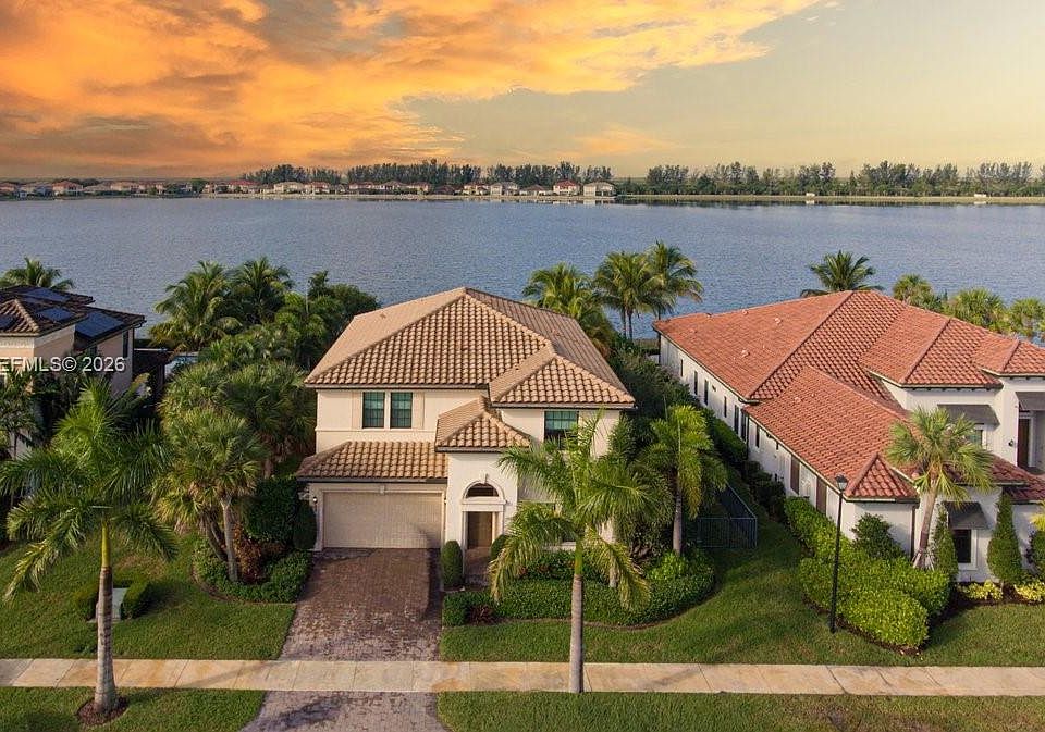 1st image of 8725 Parkland Bay Dr