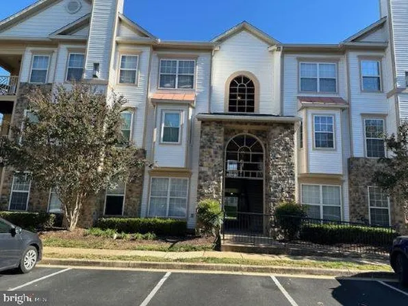 5947 Founders Hill Dr Unit 302, Alexandria, VA 22310