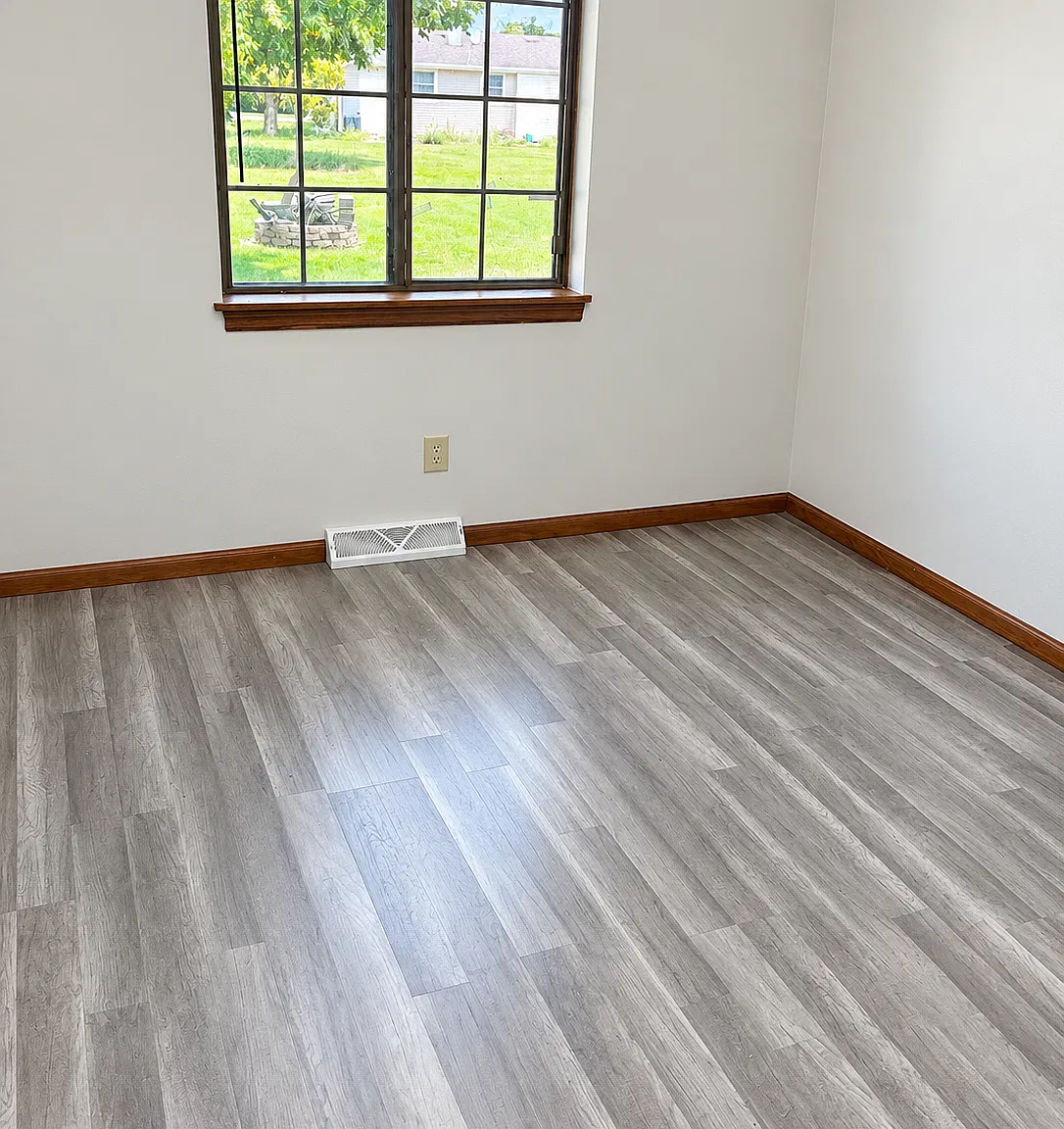 3 bed, 1200 sqft, $2,100 — Photo 4