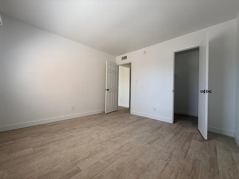 4035 S 45th Pl — Photo 10