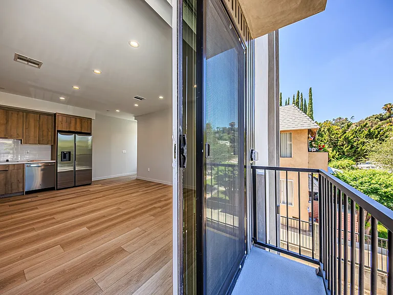 Rare Brand New Luxury Townhomes in Trendy Highland Park — Photo 55