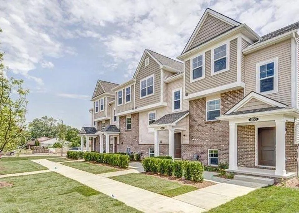 4612 Bradley Cir