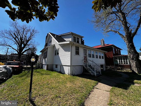 3rd image of 54 Riggs Rd NE