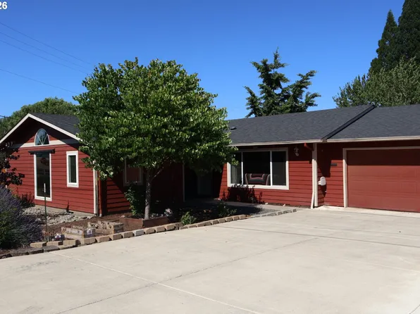 3030 NE Newby St, McMinnville, OR 97128