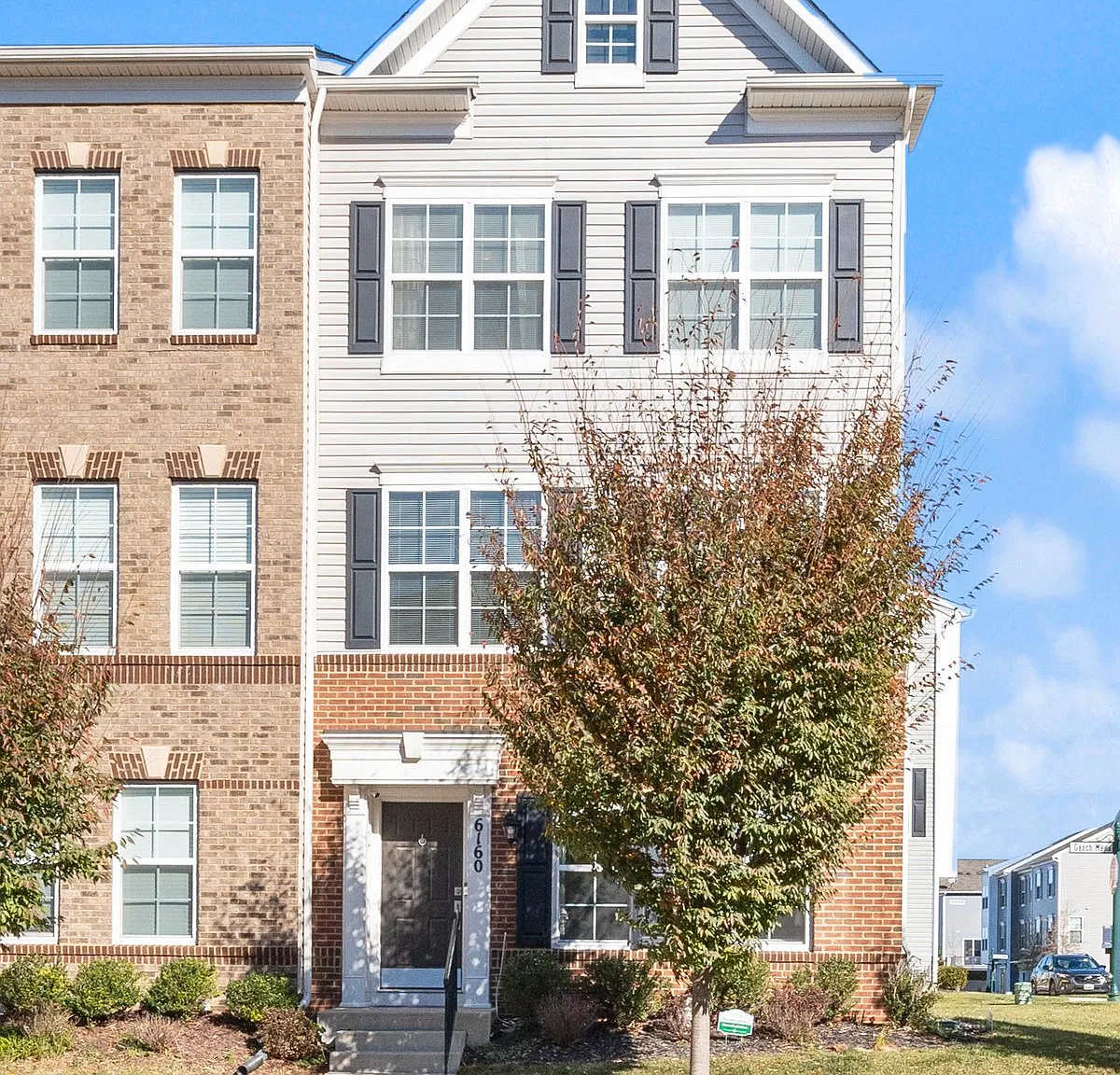 4 bed, 3.5 bath, 2032 sqft, $2,925 — Photo 4