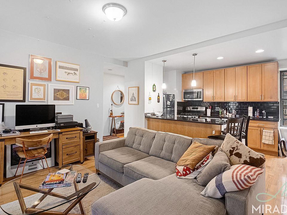 1st image of 216 W 99th St APT 3