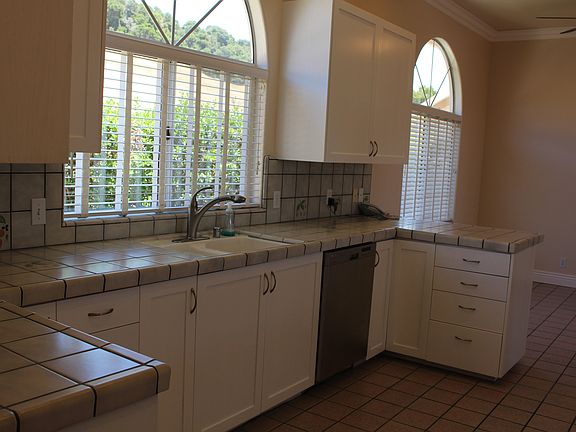 Kitchen/ Eat in Kitchen