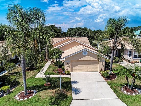 3rd image of 6642 Oakbrooke Cir