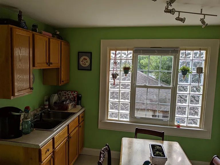 1151 Churchman Ave #UPSTAIRS — Photo 3