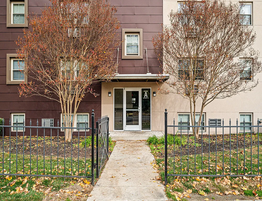 Greene Manor Apartments — Photo 2